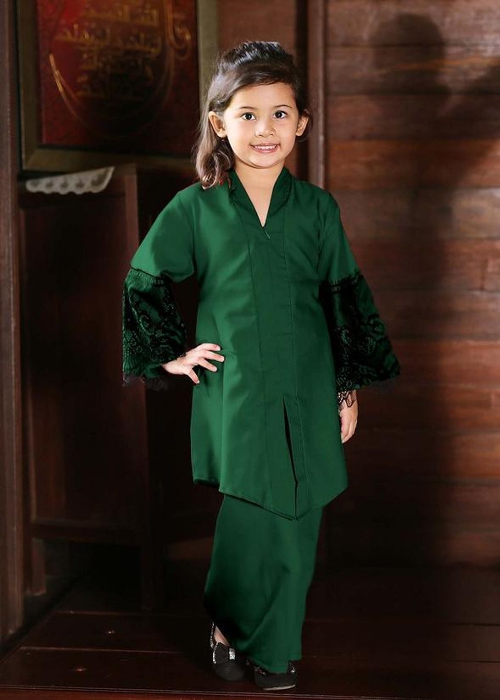 KSYG_EMERALD_GREEN_GIRL_590x.jpg