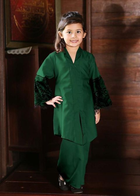 KSYG_EMERALD_GREEN_GIRL_590x.jpg