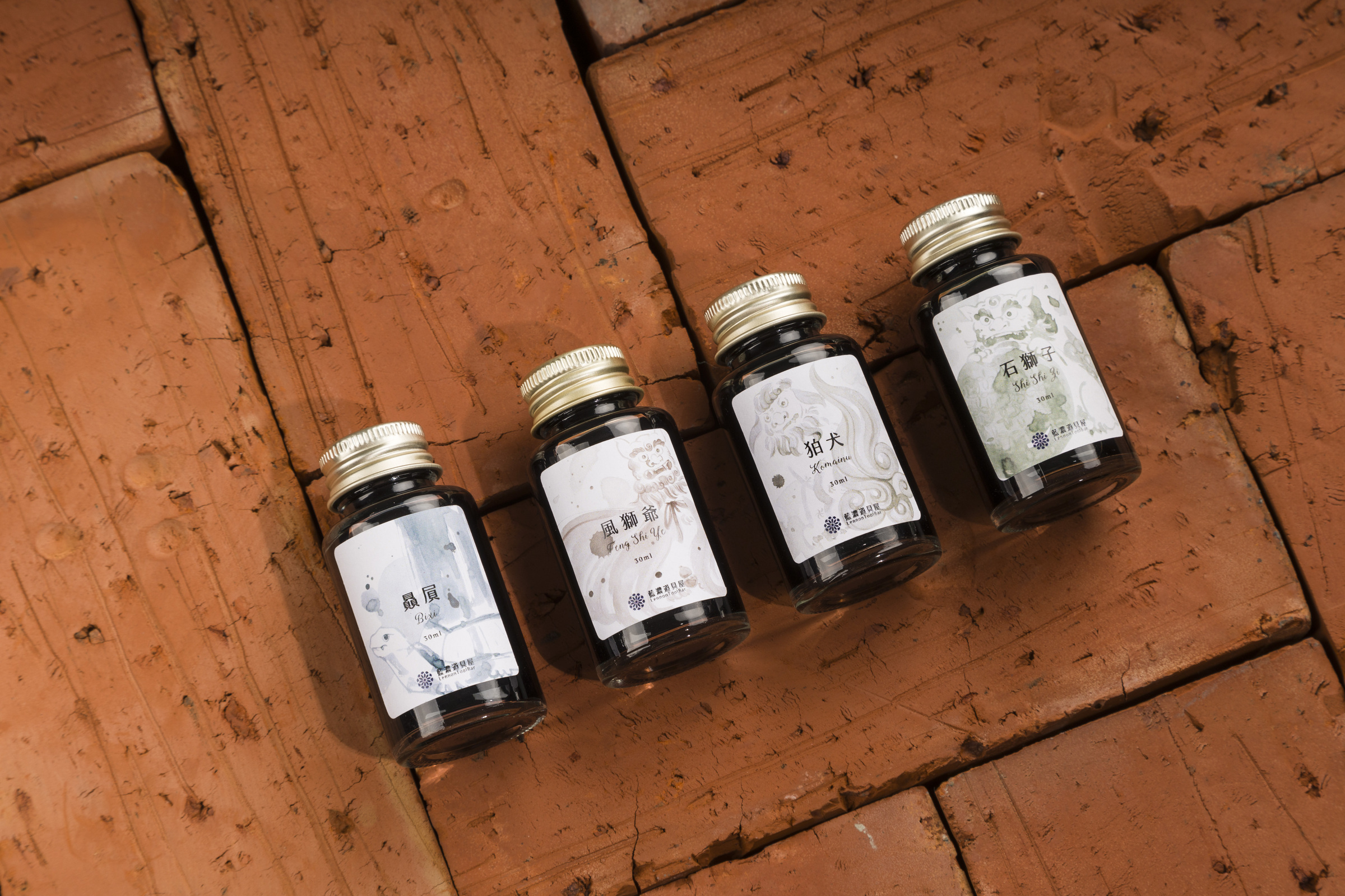 暖簾 本麻 藍墨『薔薇』水墨画家による肉筆 一点物 暖簾 本麻 藍墨『薔薇』水墨画家による肉筆 一点物