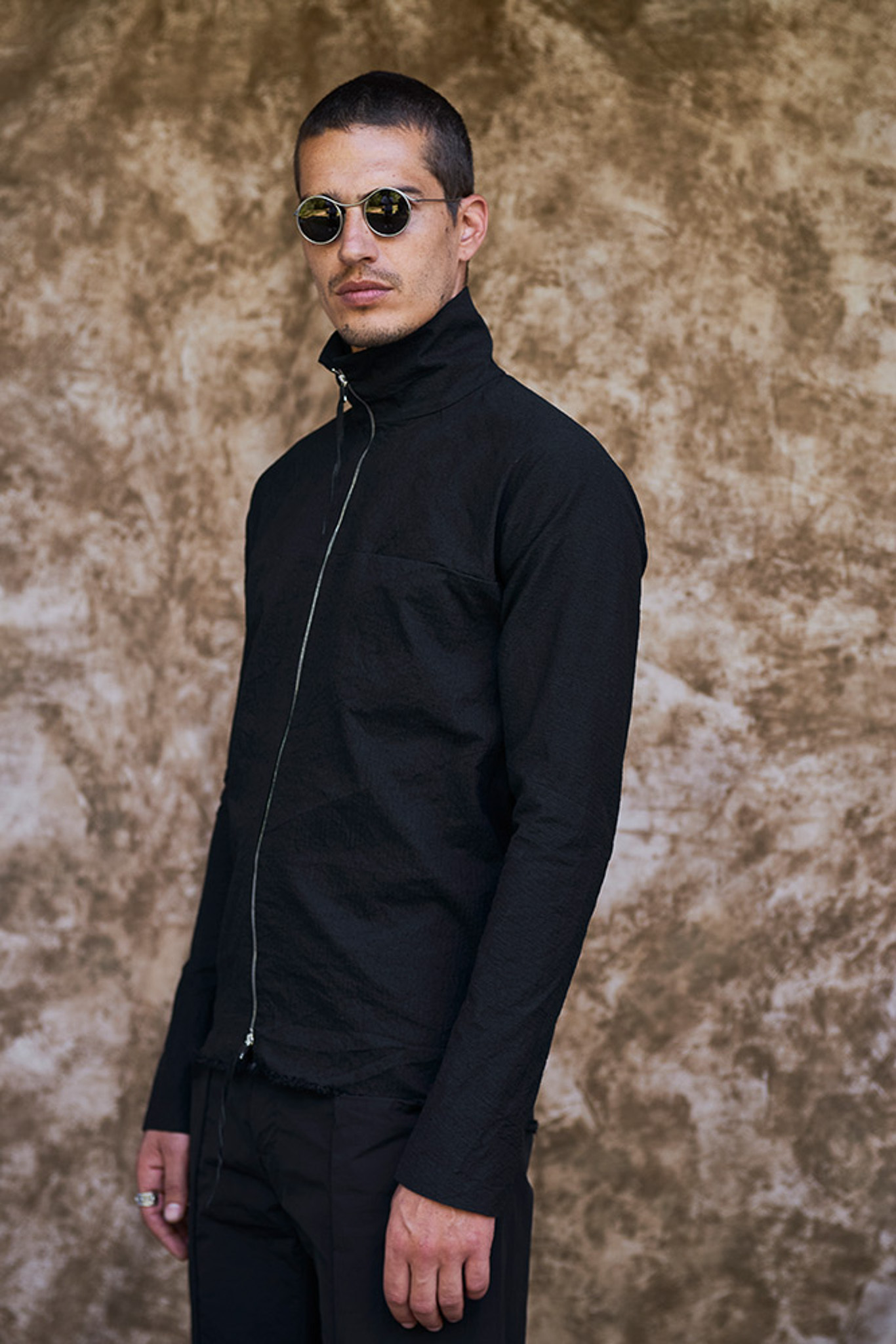 H252DZ-CVPS-BLACK-4