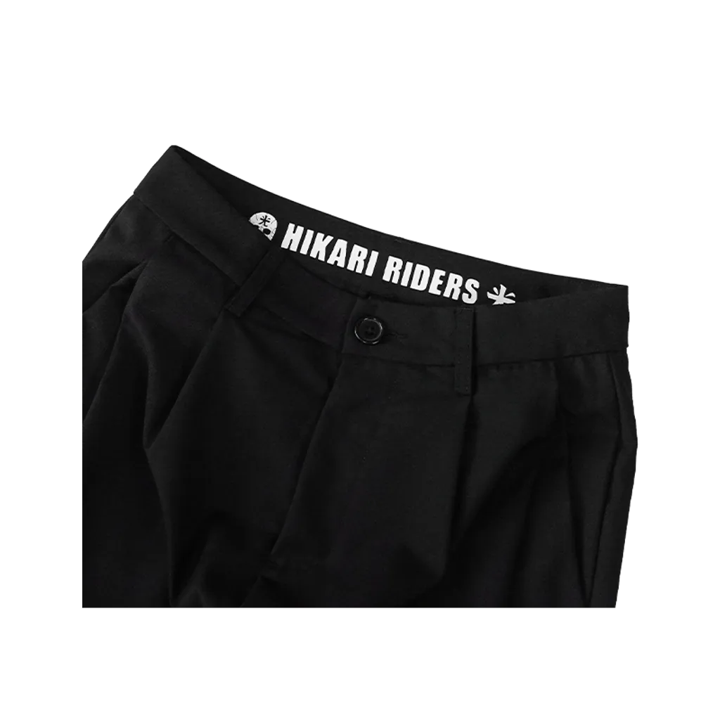 Trouser detail 01