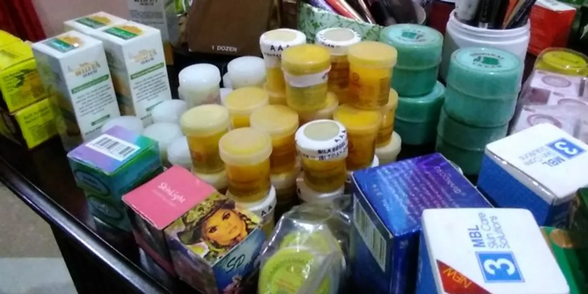 3 Tanda Kosmetik Itu Bahaya Untuk Kulit