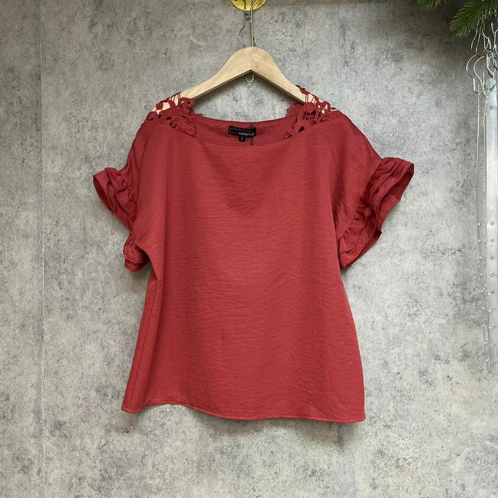 33dc5458-721b-4d21-8e57-dc882bf4ac5a.jpg