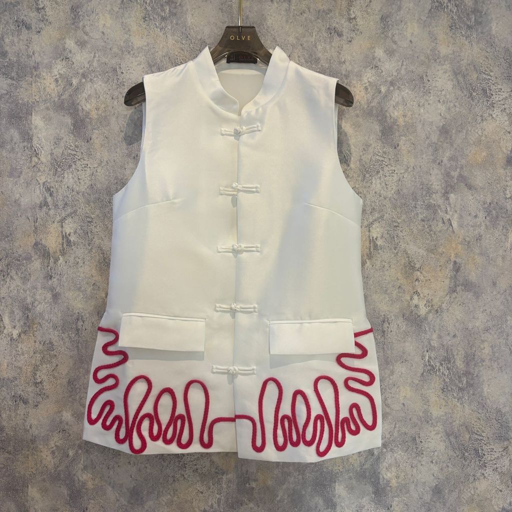 WhatsApp Image 2025-11-01 at 17.43.02 (1)