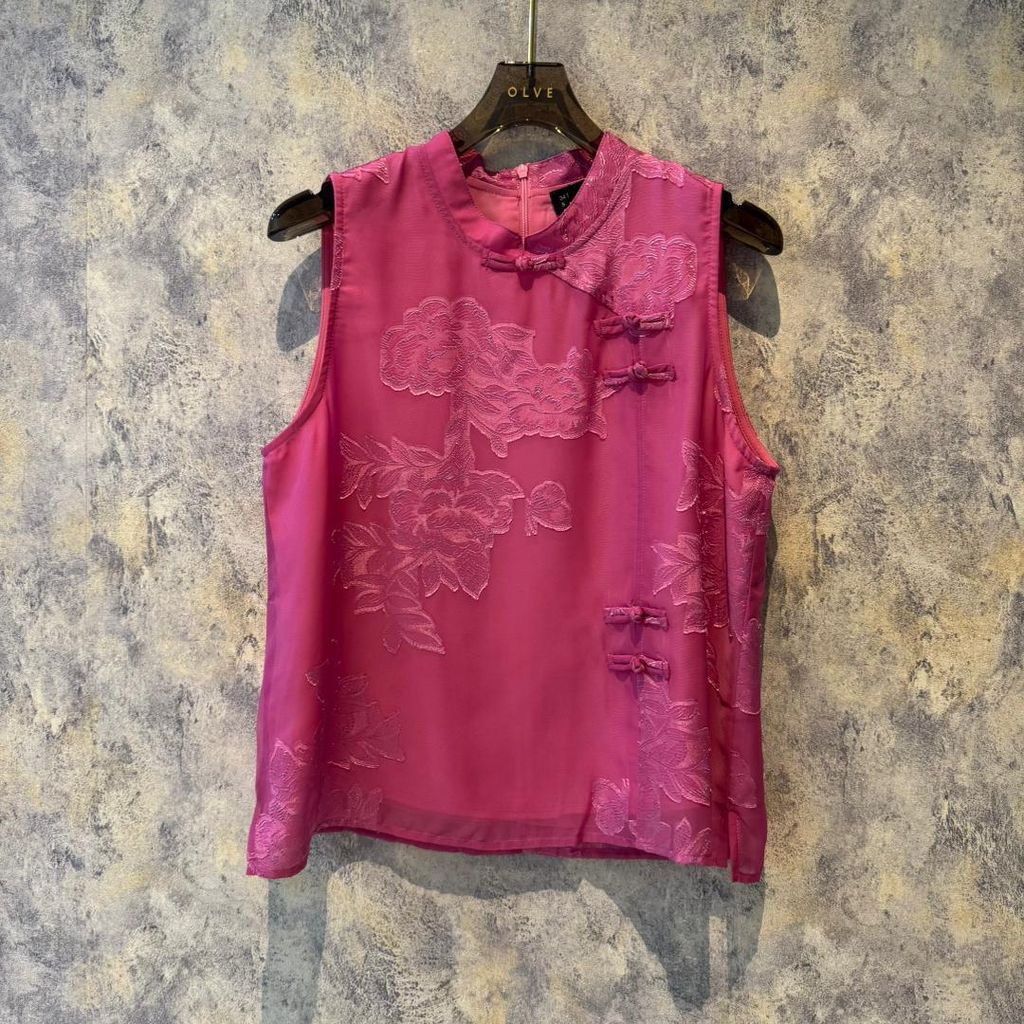 WhatsApp Image 2025-12-05 at 18.46.34