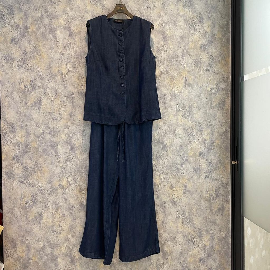 PHOTO-2025-12-10-14-07-53