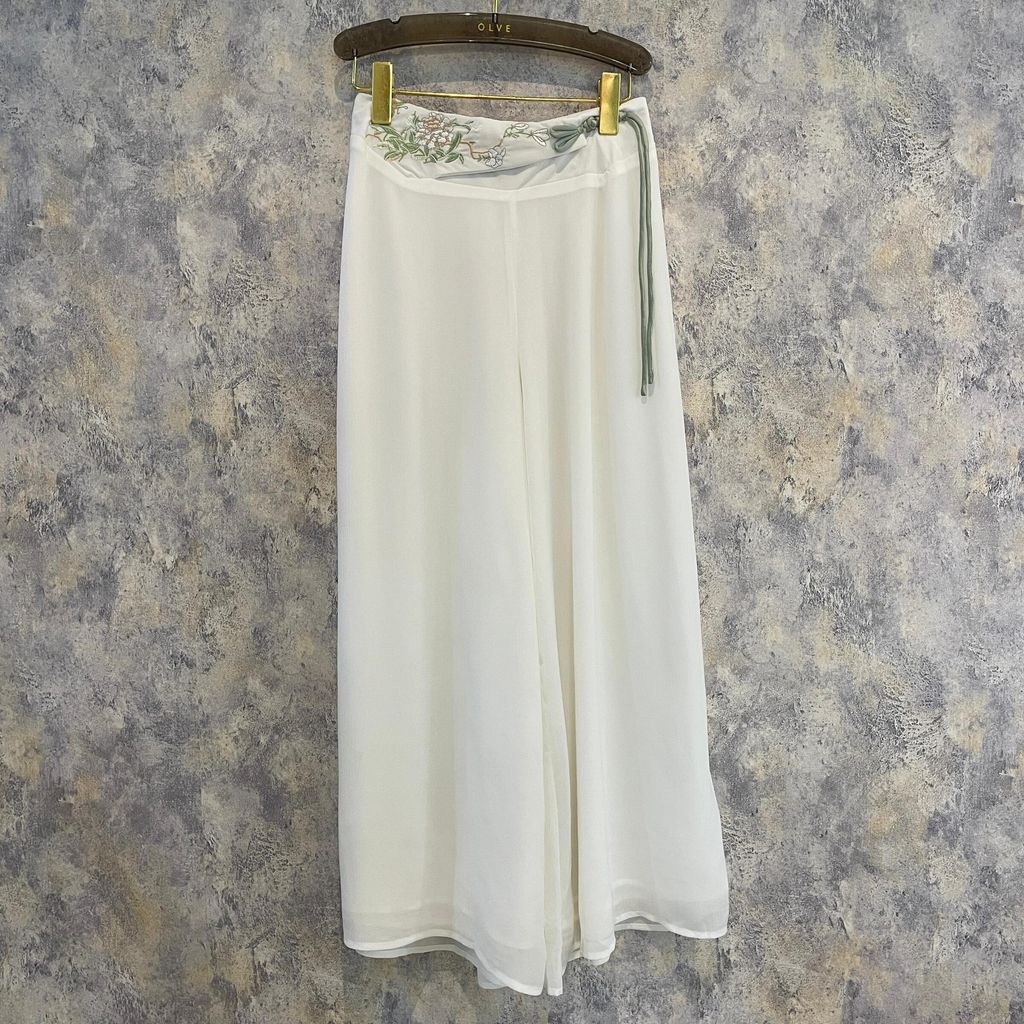 WhatsApp Image 2025-12-18 at 16.55.43 (1)