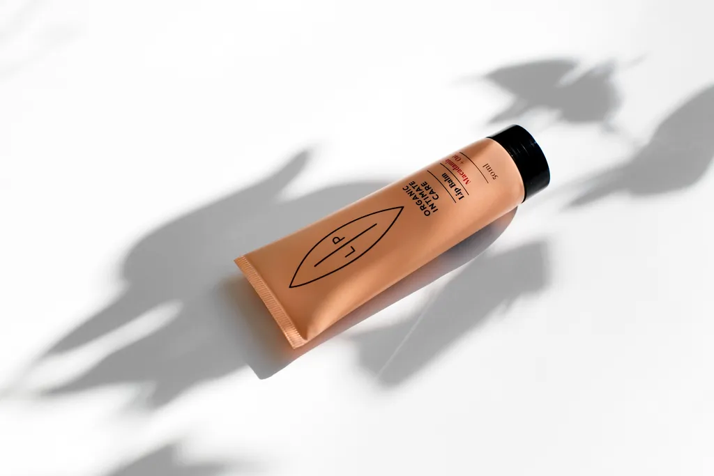 LIP夏威夷果燕麥私密潤唇霜 (19)