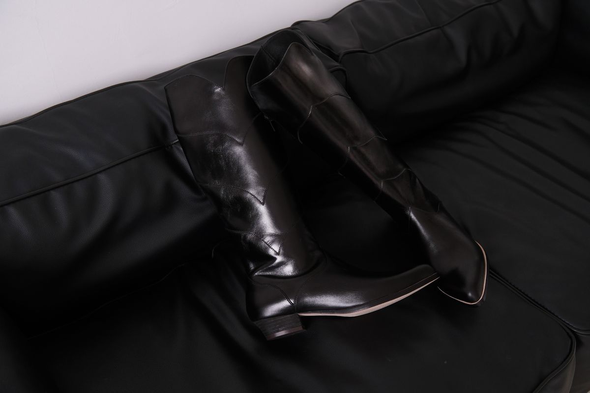 NEW BOOTS  蜂刺 series