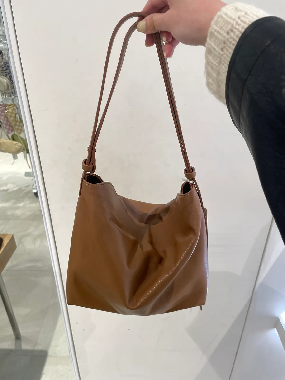 F96FCEC4-5AE0-4872-BAD7-FA65D51C696C