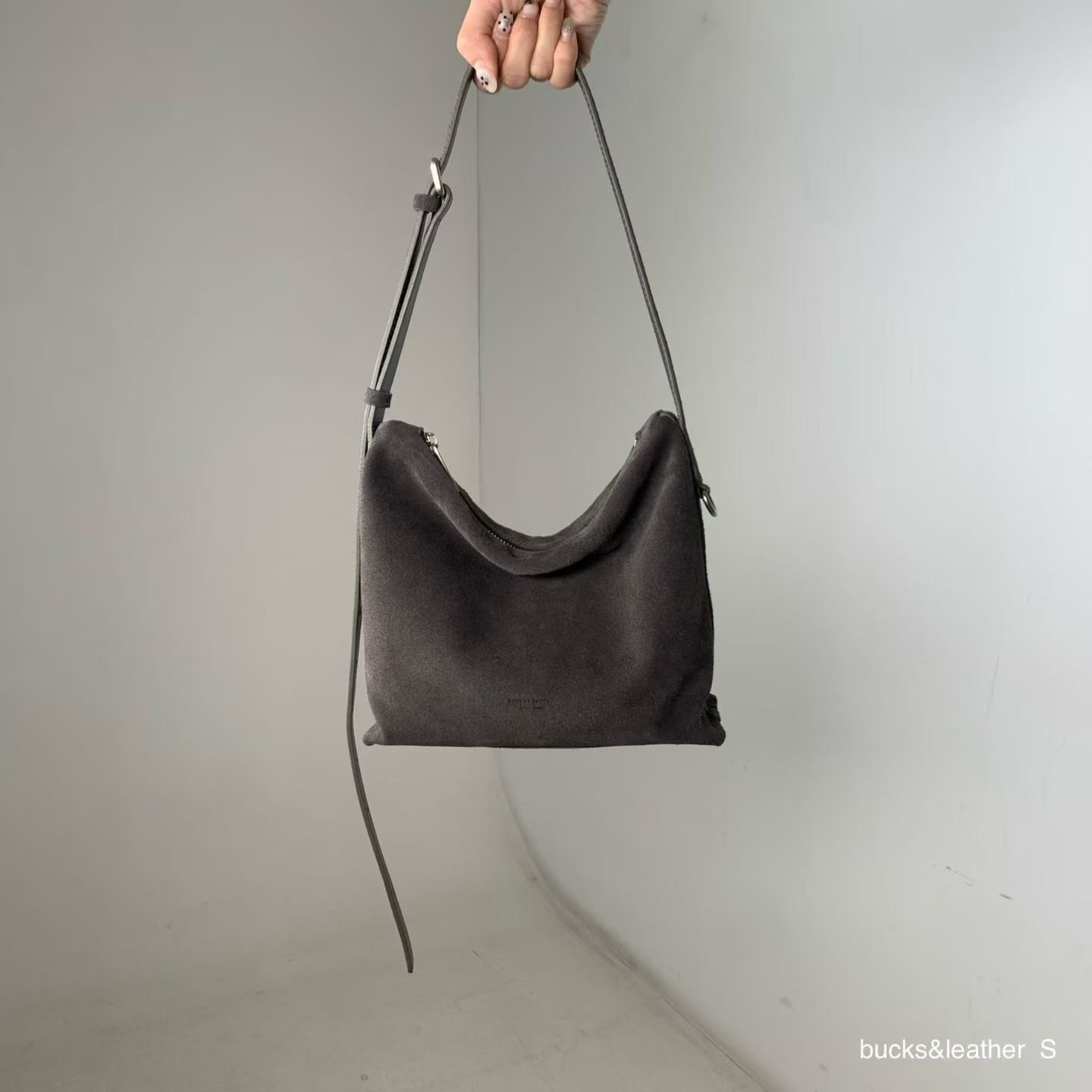 01e5a3d31eb0ec4c748345a6de1ca19c