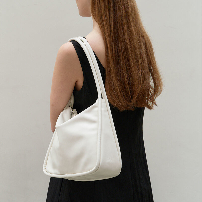 日本未入荷☆ridge bag/全2色/YEOMIM 預) YEOMIM 經典皮革肩背包ridge bag (3色) – An sisters
