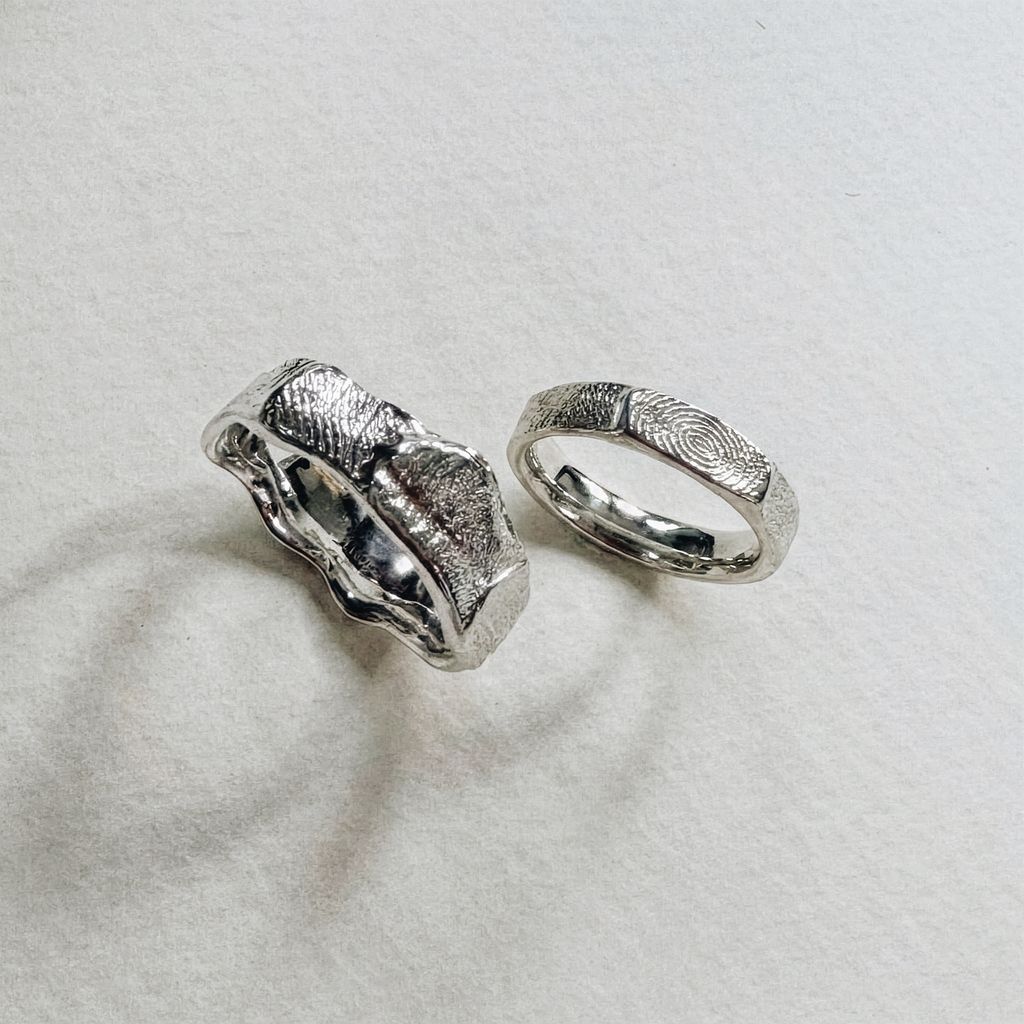 1B737BC5-A2C2-4689-B128-50D5D66BF57C