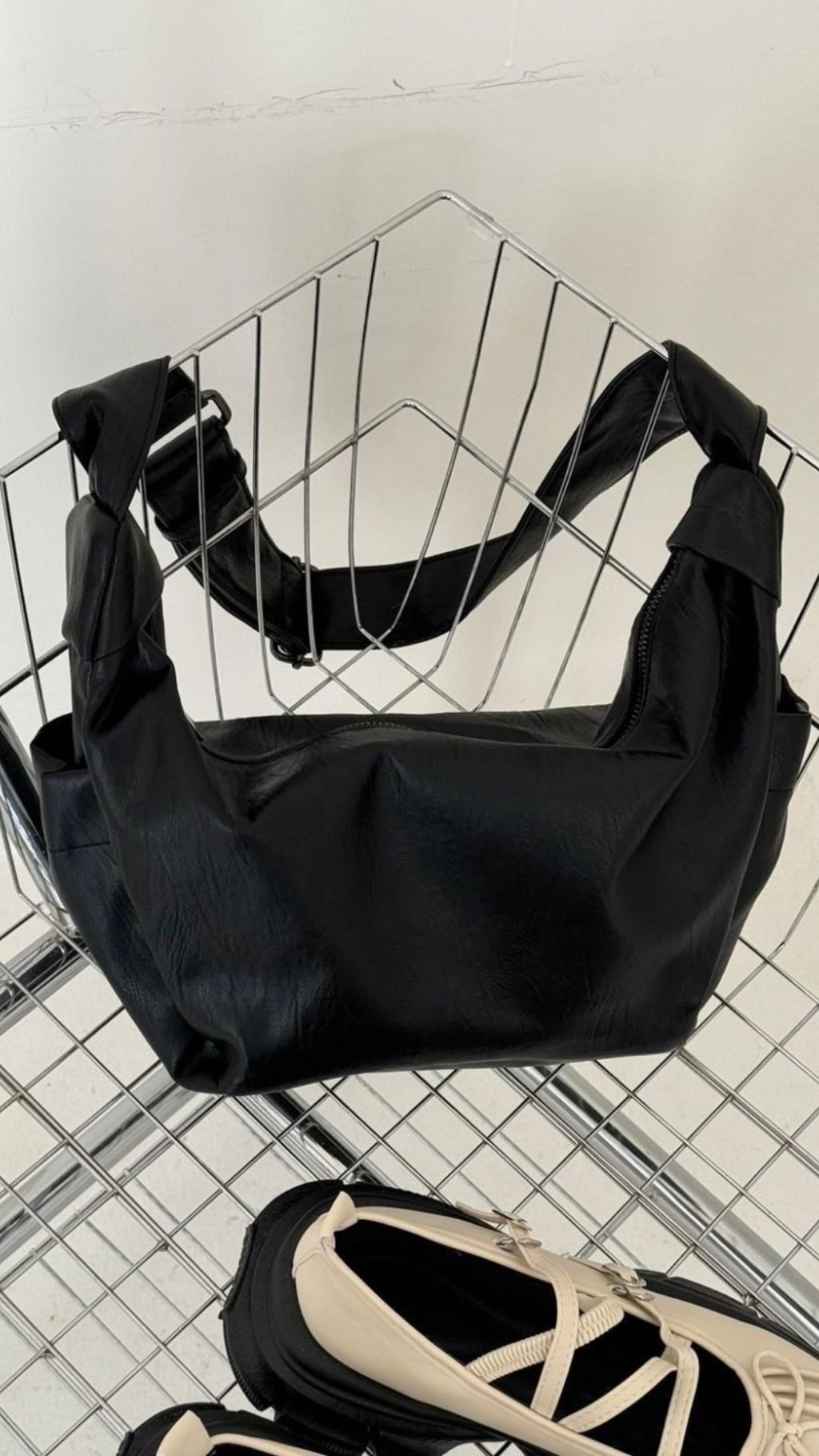 F1E6B1AD-4D9A-47AE-B39A-F303D7DC3038