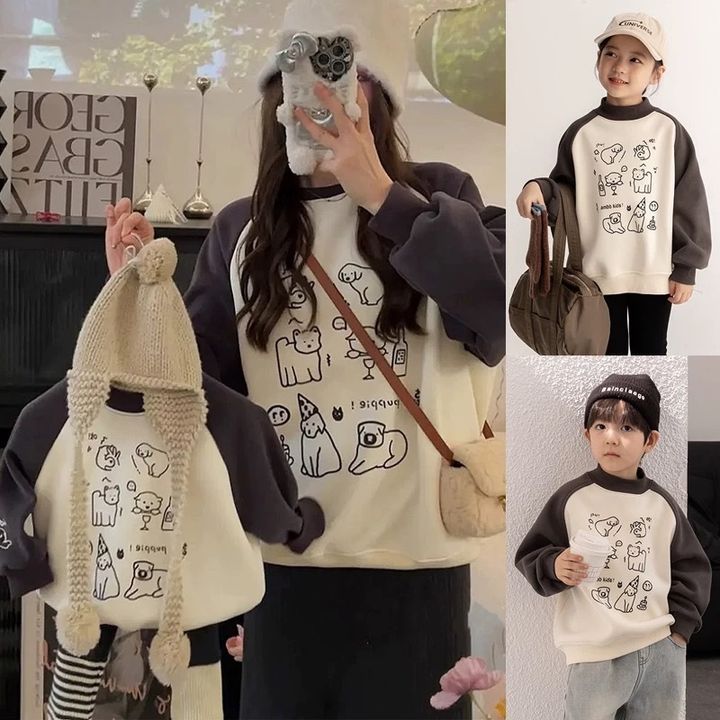 米白底深色肩袖貓狗線條圖案親子裝，成人與兒童穿搭拼圖