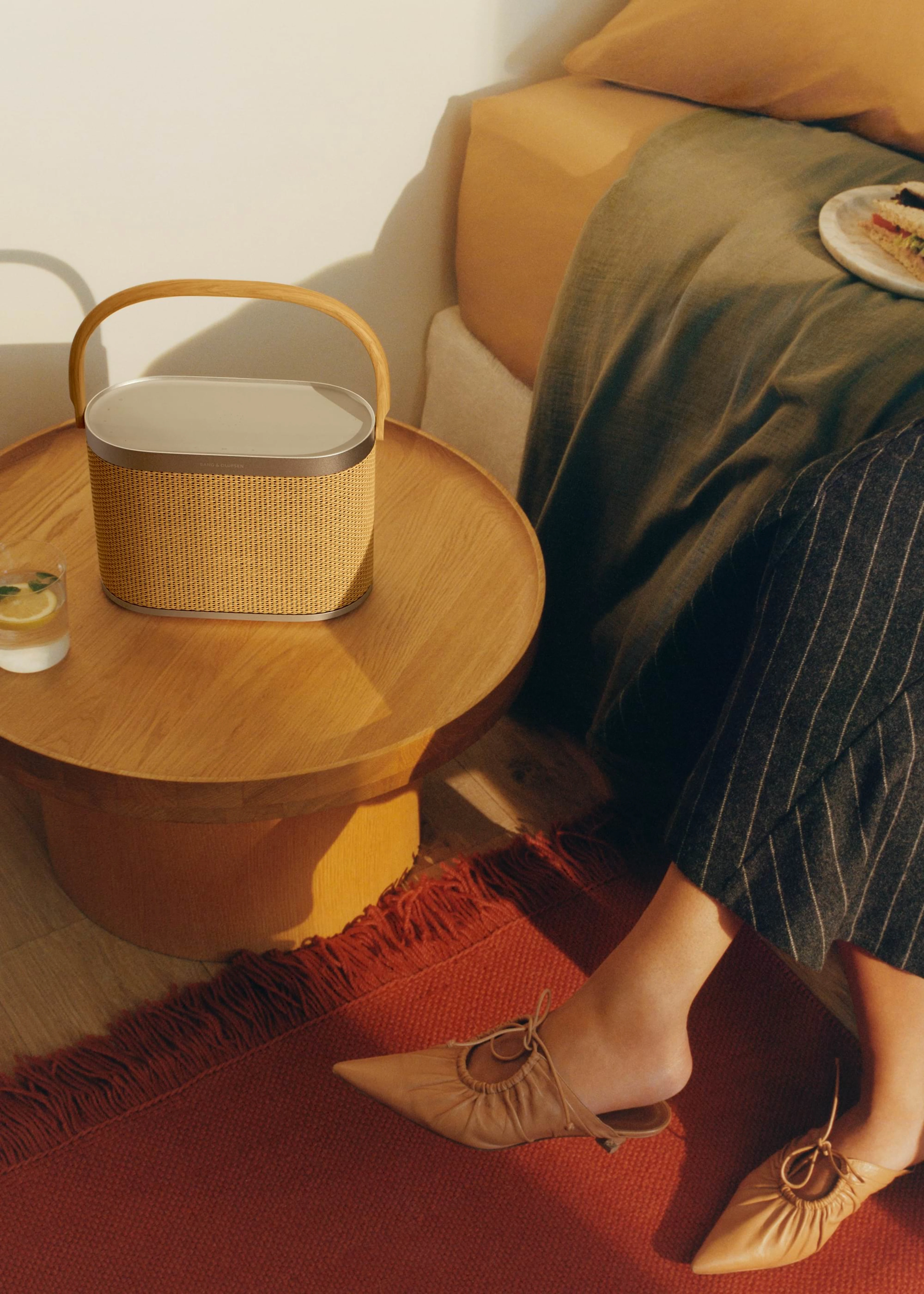 Lifestyle-beosound-a5-0019-s2000x2800px