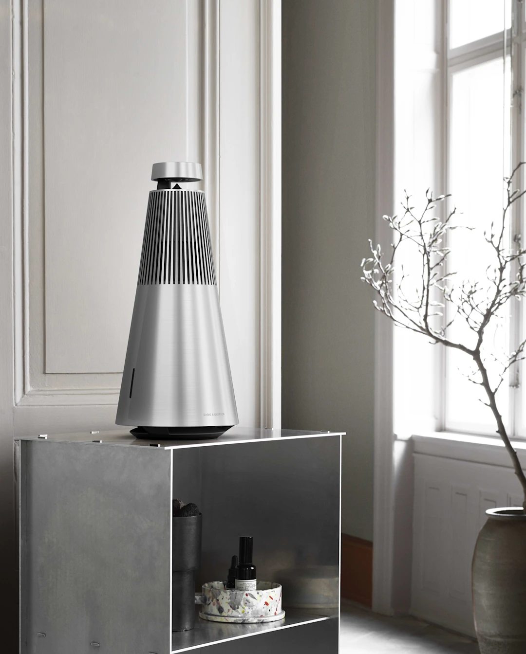 Lifestyle_-_Beosound_2_-_0065_-_4500x5600__2_