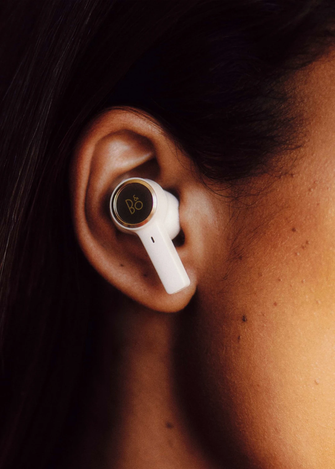 Lifestyle---Beoplay-EX---0604---The-Gift-Of-Music-2023---2000x2800