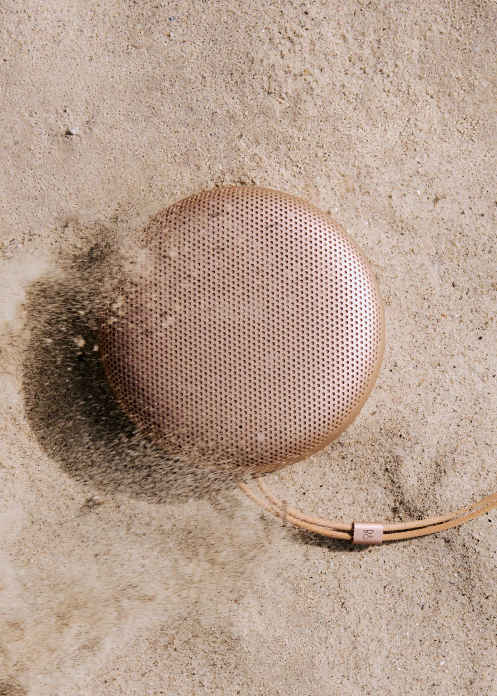 Beautyshot-Beosound-A1-3rd-Gen-00200-s2000x2800px__1_