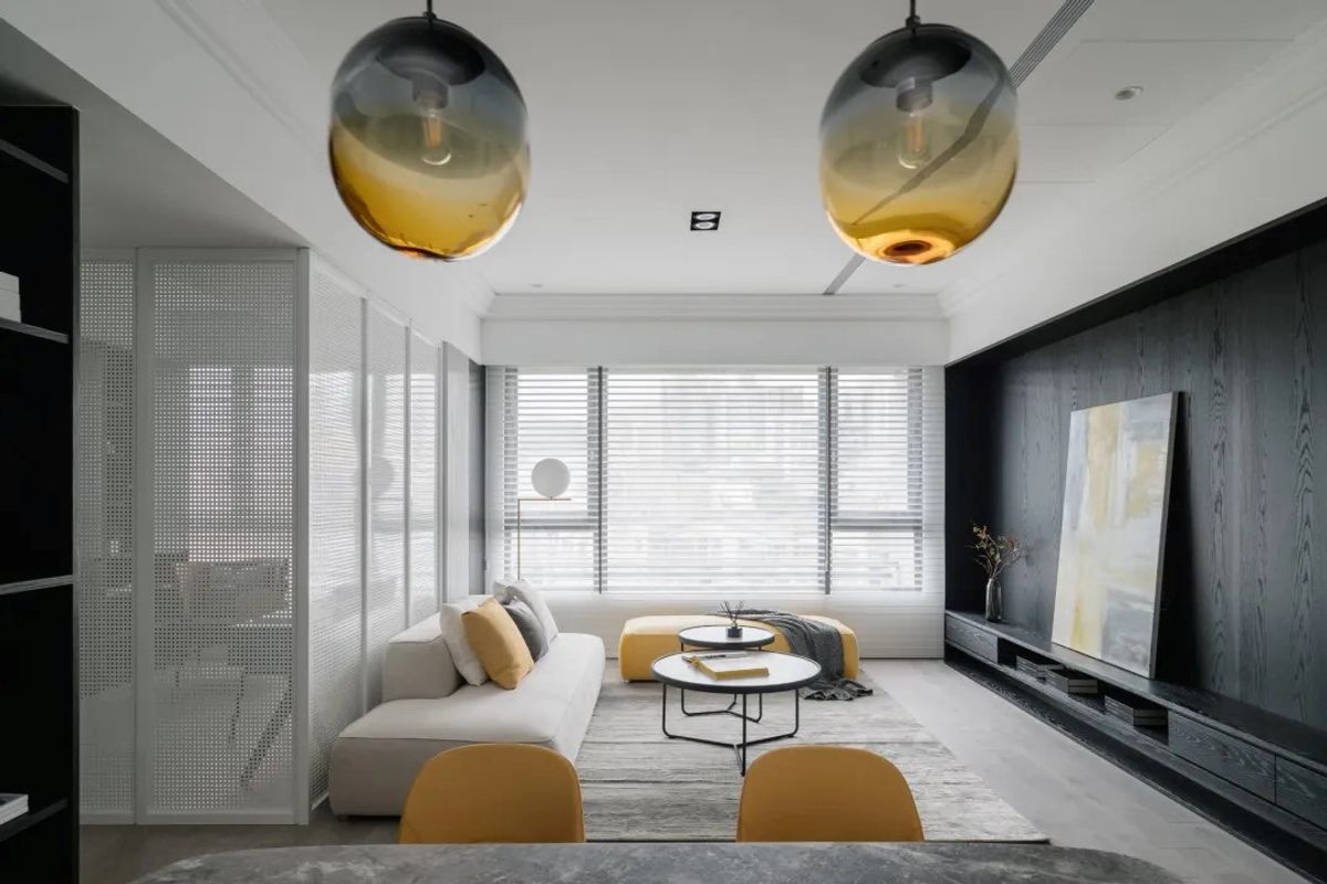 33坪現代簡約，端莊的空間，加入活力黃色，營造沉穩跳躍的家