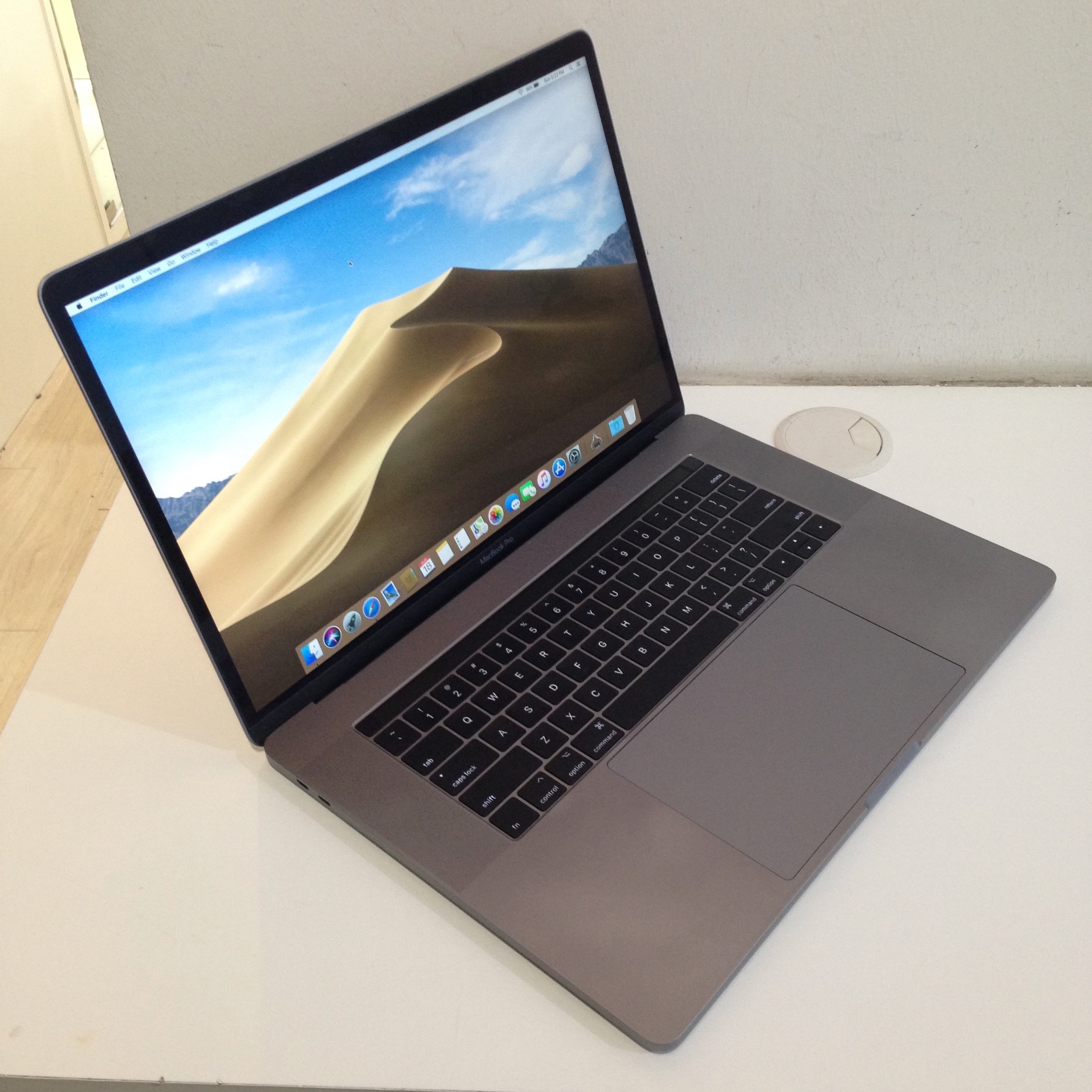 MacBook Pro 15 inch 2016 Touch Bar 2TB Flash Storage – MacFixIT