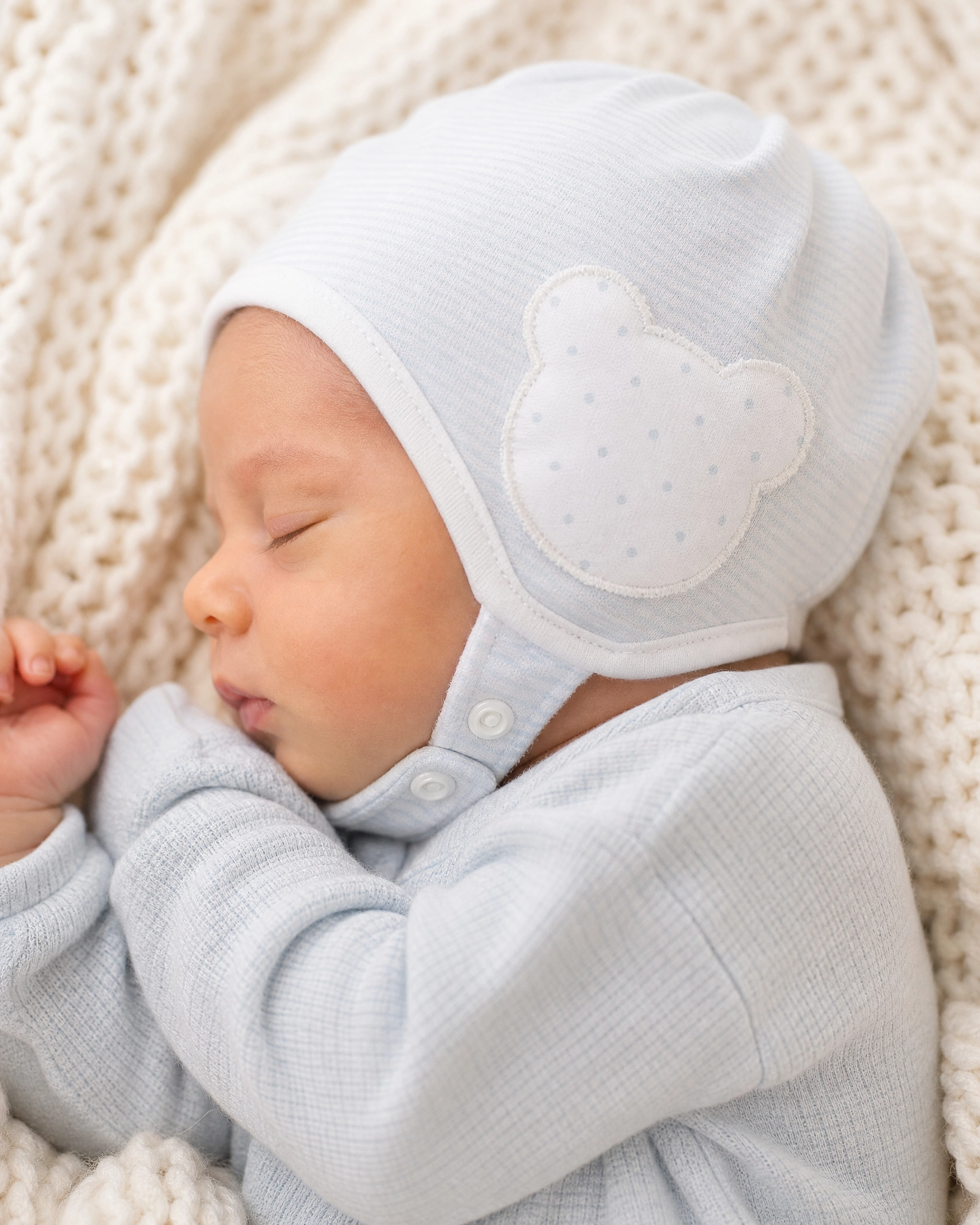 newborn_lifestyle_hat