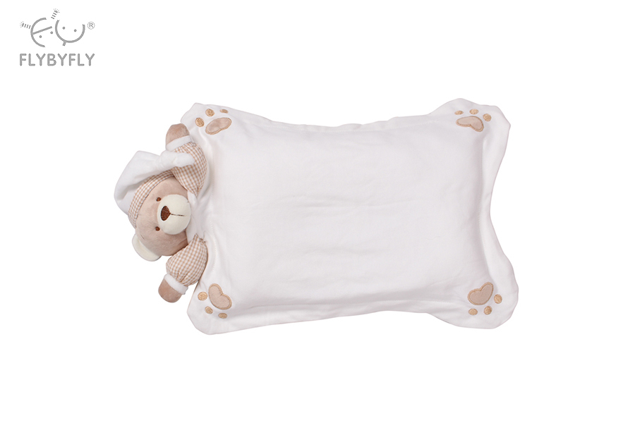 white 3d bear pillow.jpg
