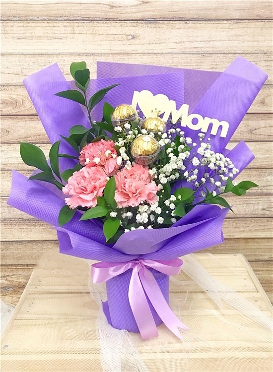 md018-carnation-bouquet_mh1618046843790.jpg