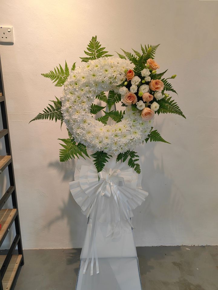 White Condolence Wreath 01