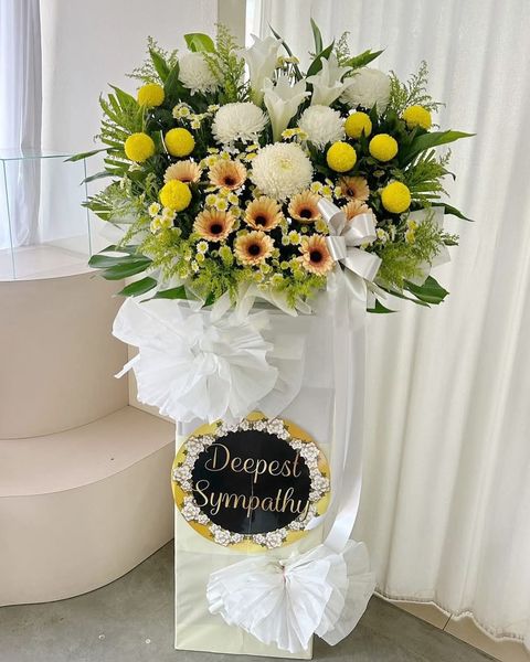 Condolences Flower Stand 64