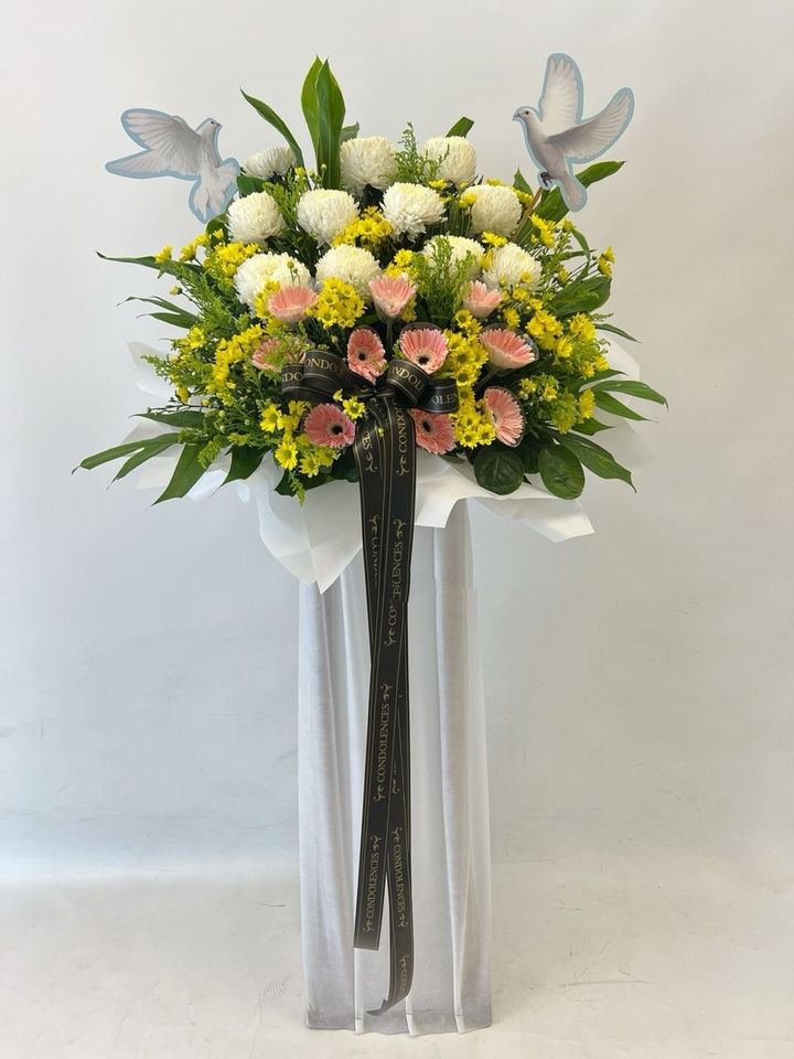 Condolence Flower Stand 81