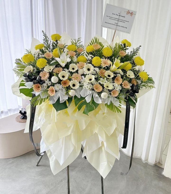 Premium Condolences Flower Stand 11