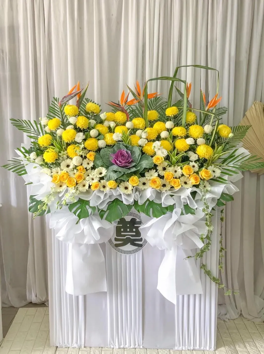 Premium Condolence Flower Stand 02