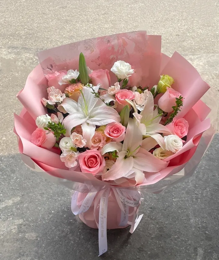 Lilies Bouquet 03