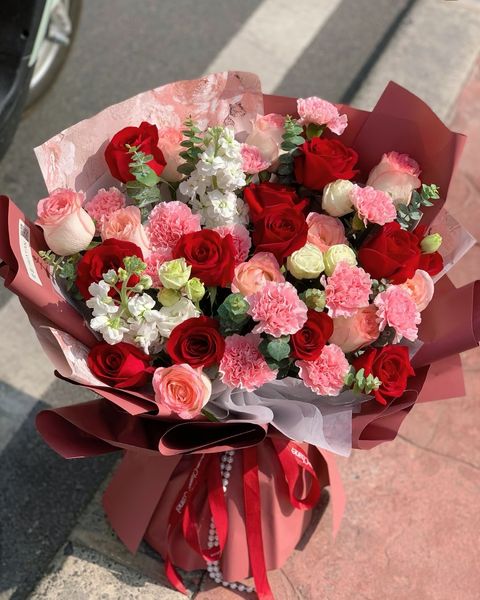 Carnation Mix Roses Bouquet