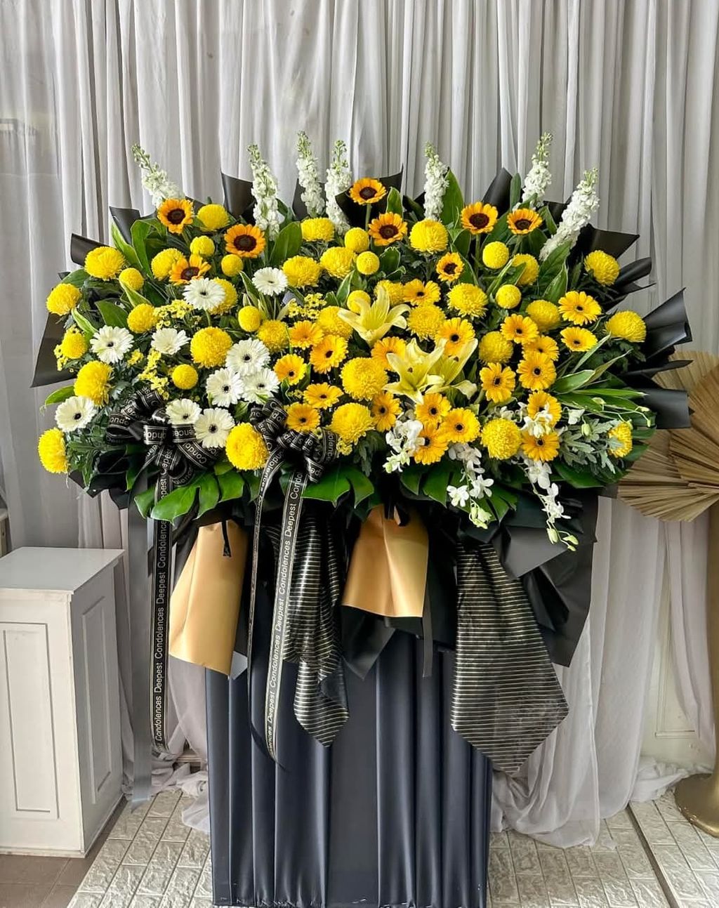 Premium Condolence Flower Stand 52