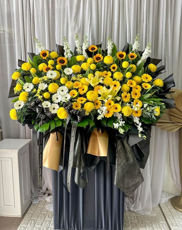 Premium Condolence Flower Stand 52