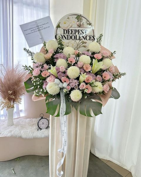 Condolence Flower Stand 101