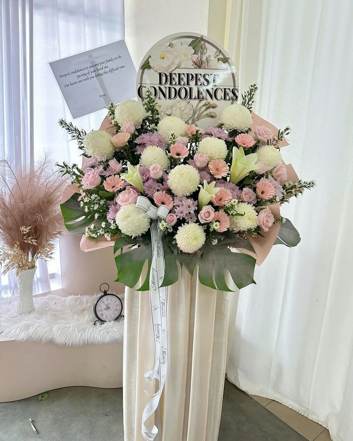 Condolence Flower Stand 101