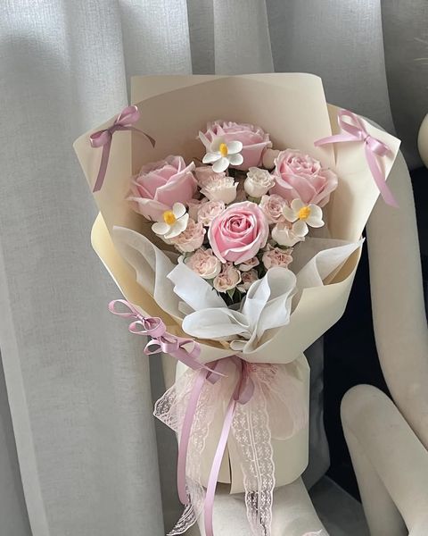 Sweet Roses Bouquet
