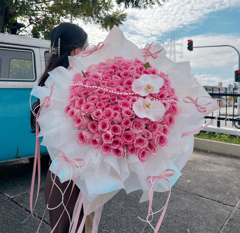 Pink Roses Bouquet (99 stalks)