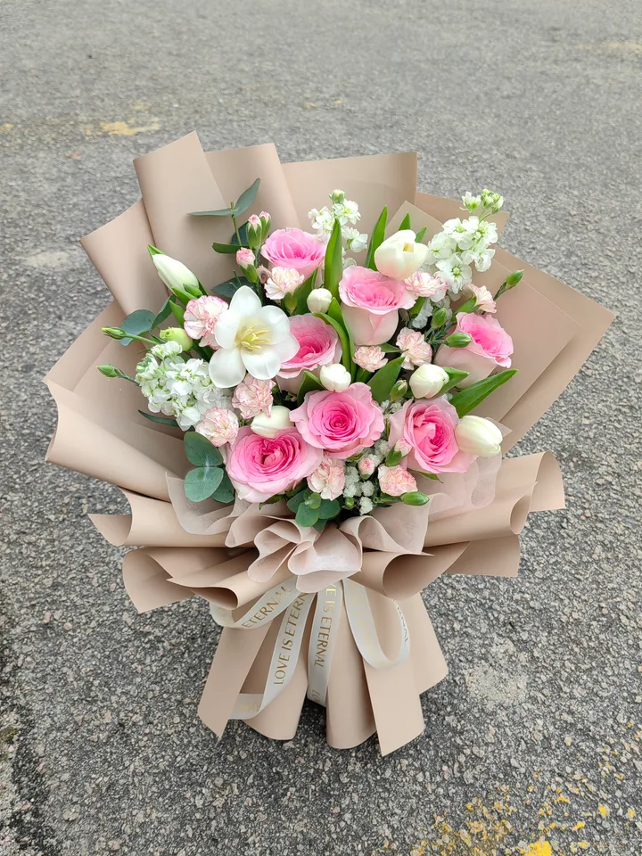 Sweet Heart Pink Roses Hand Bouquet