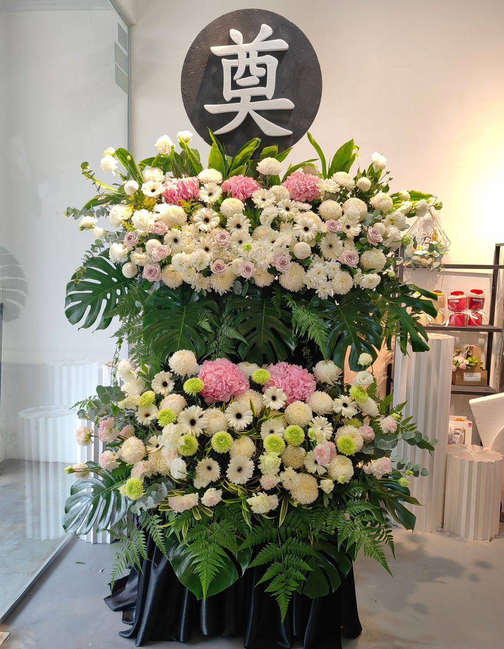 Two Layer Condolences Flower Stand