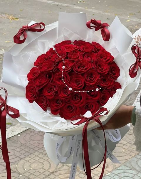 Valentine's Pink Roses Bouquet (52 Roses)