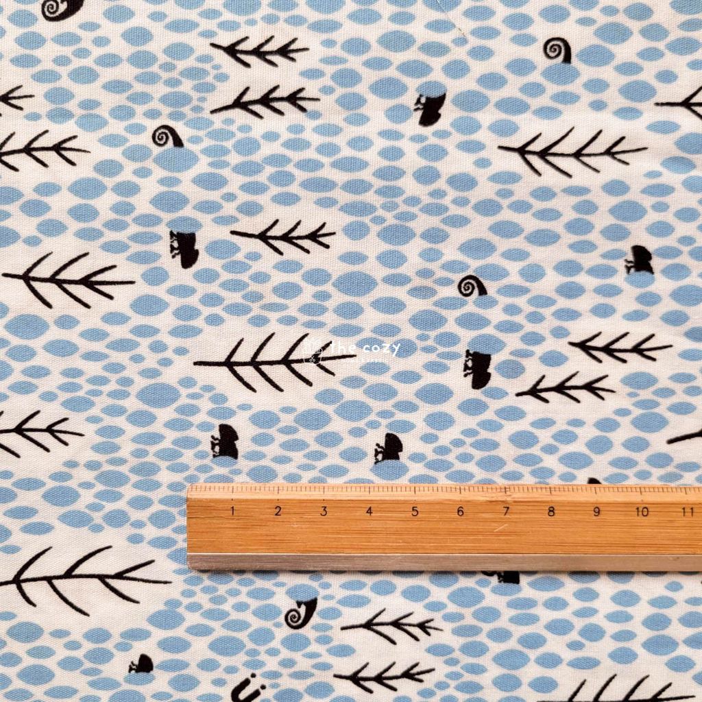 台灣薄棉_森林小徑與小蝸牛_晴空藍_自然系葉子布1