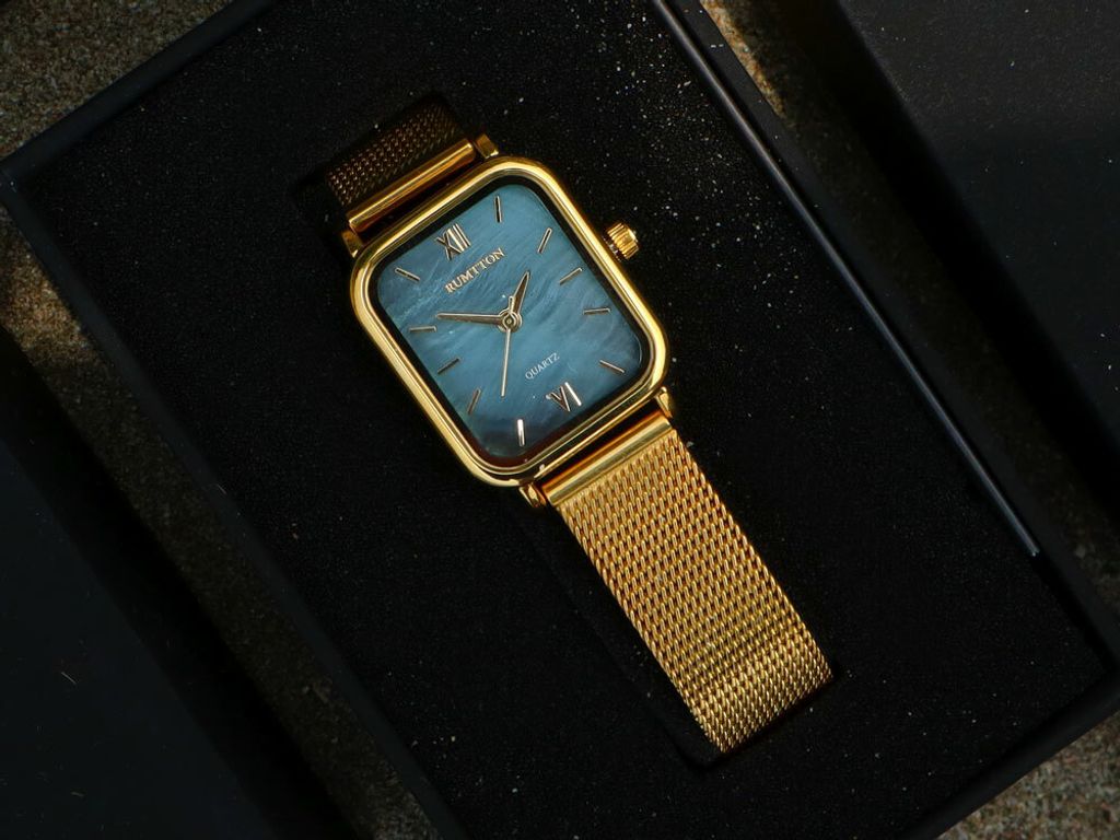 9_harbor_gold_blue_dial.jpeg