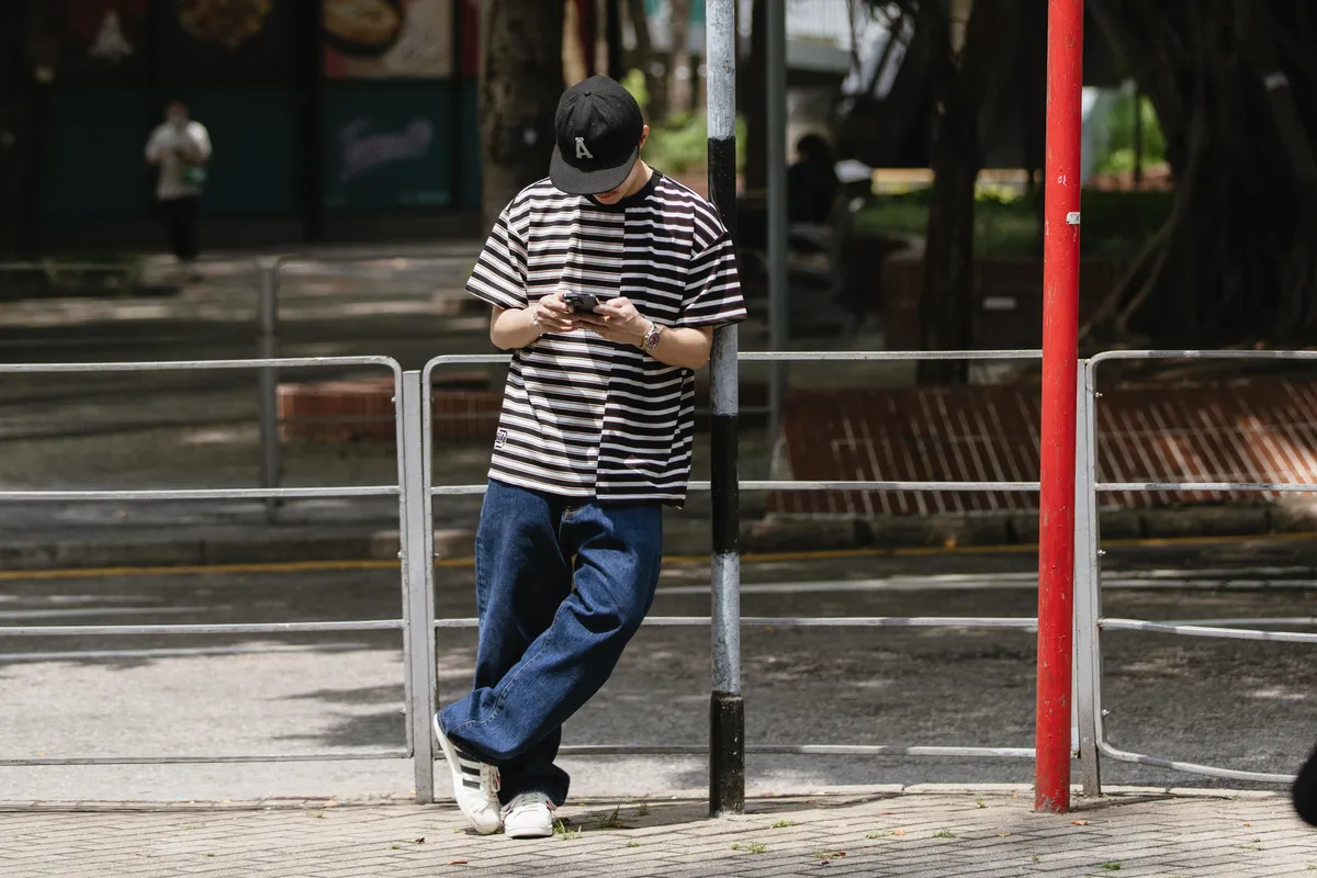WODEN 2023 Spring & Summer Asymmetrical Stripe Line Tee
