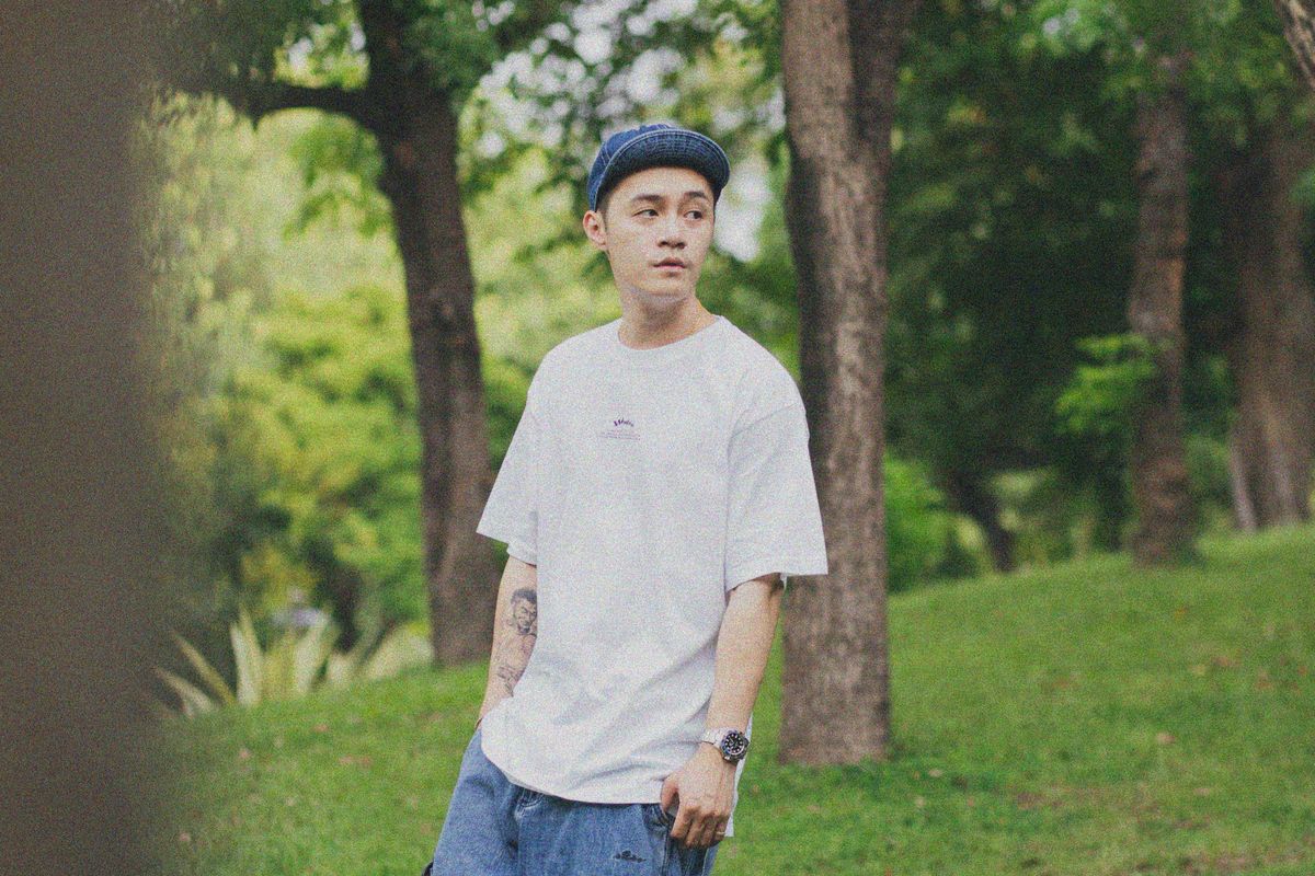 WODEN 2020 SPRING & SUMMER SLOGAN LOGO TEE