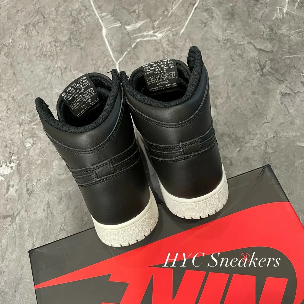 LINE_ALBUM_9_221216_3