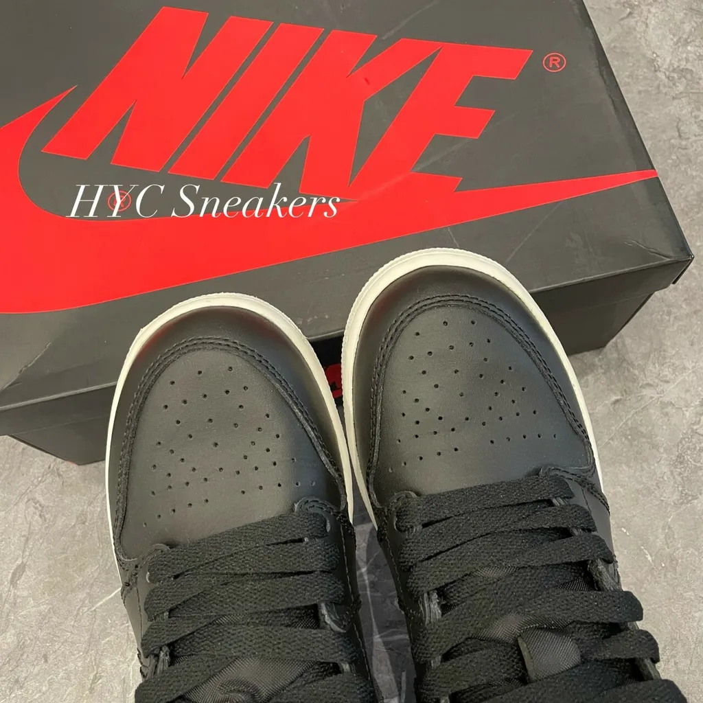 LINE_ALBUM_9_221216_2